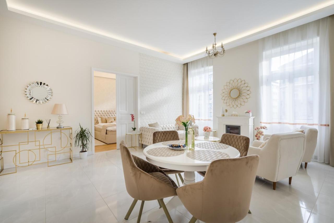 Bpr Etienne Charming Apartment Budapest Bagian luar foto