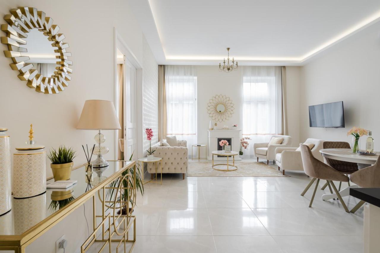 Bpr Etienne Charming Apartment Budapest Bagian luar foto
