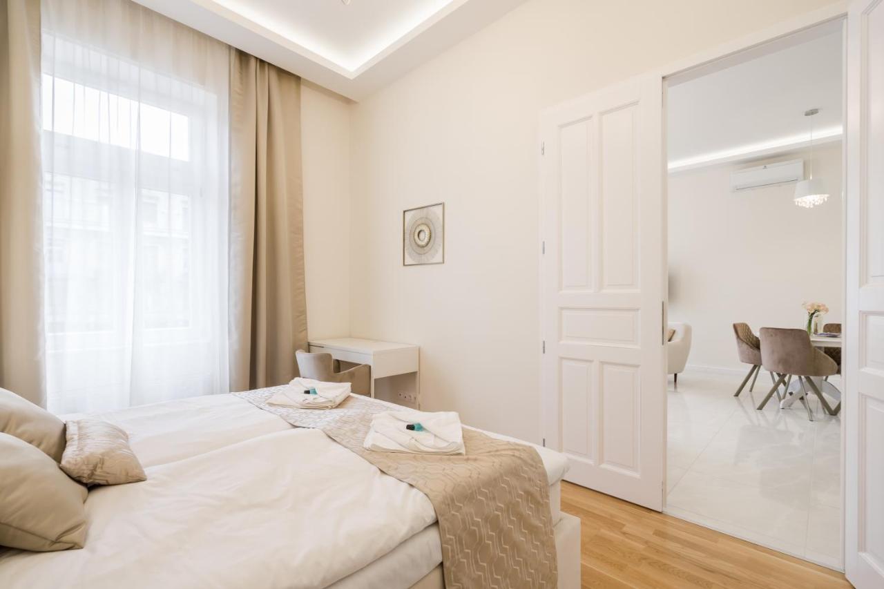 Bpr Etienne Charming Apartment Budapest Bagian luar foto