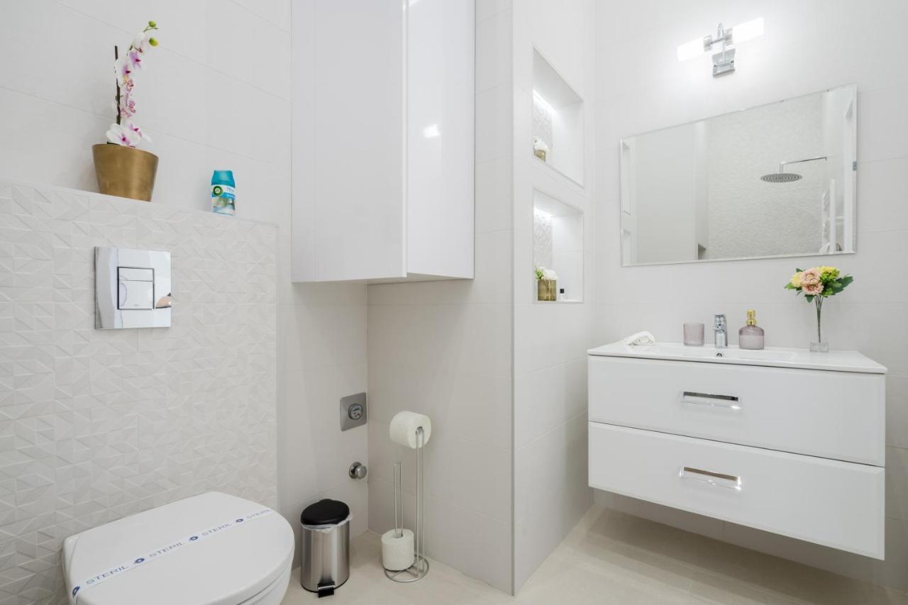 Bpr Etienne Charming Apartment Budapest Bagian luar foto