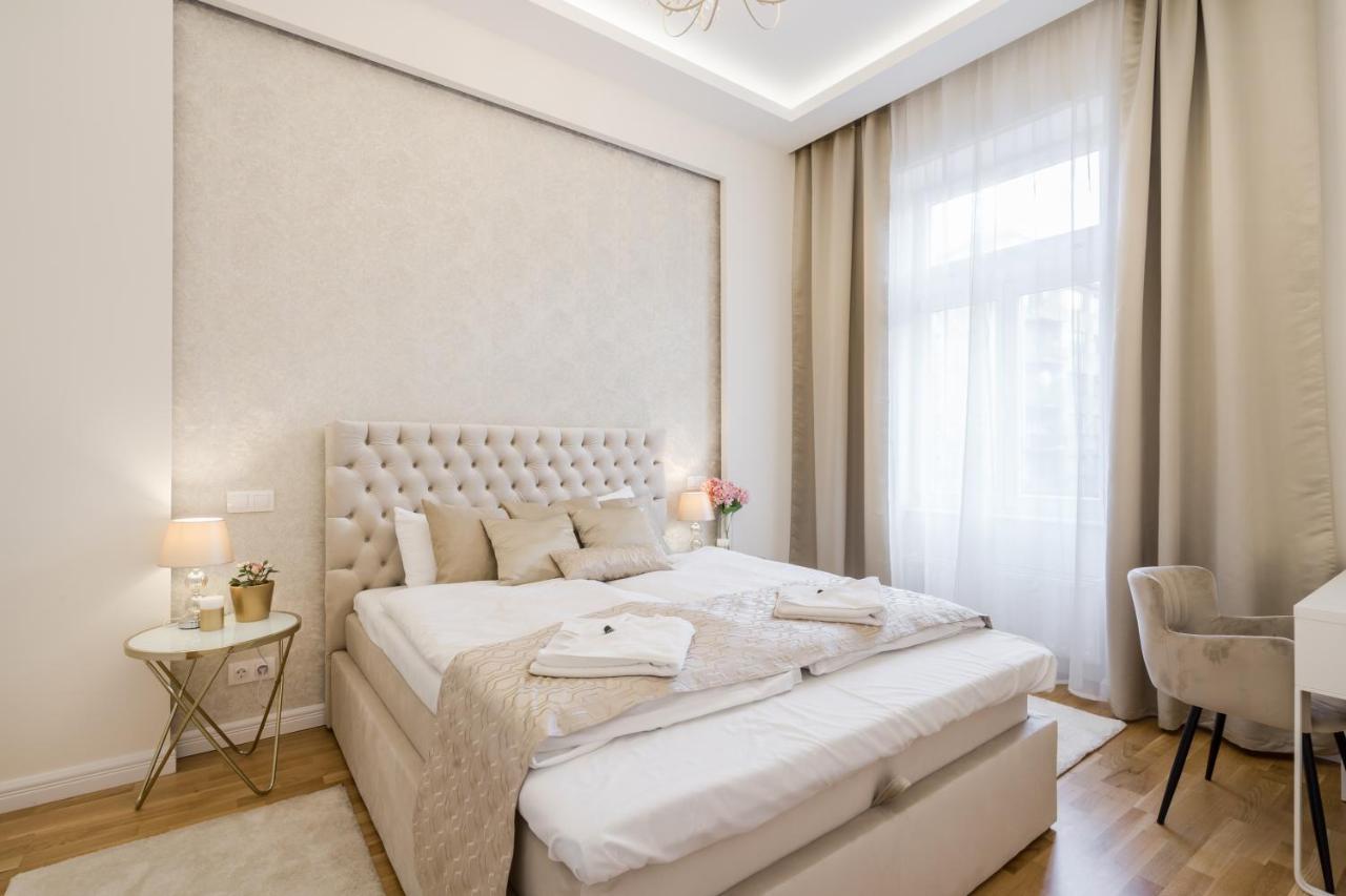 Bpr Etienne Charming Apartment Budapest Bagian luar foto