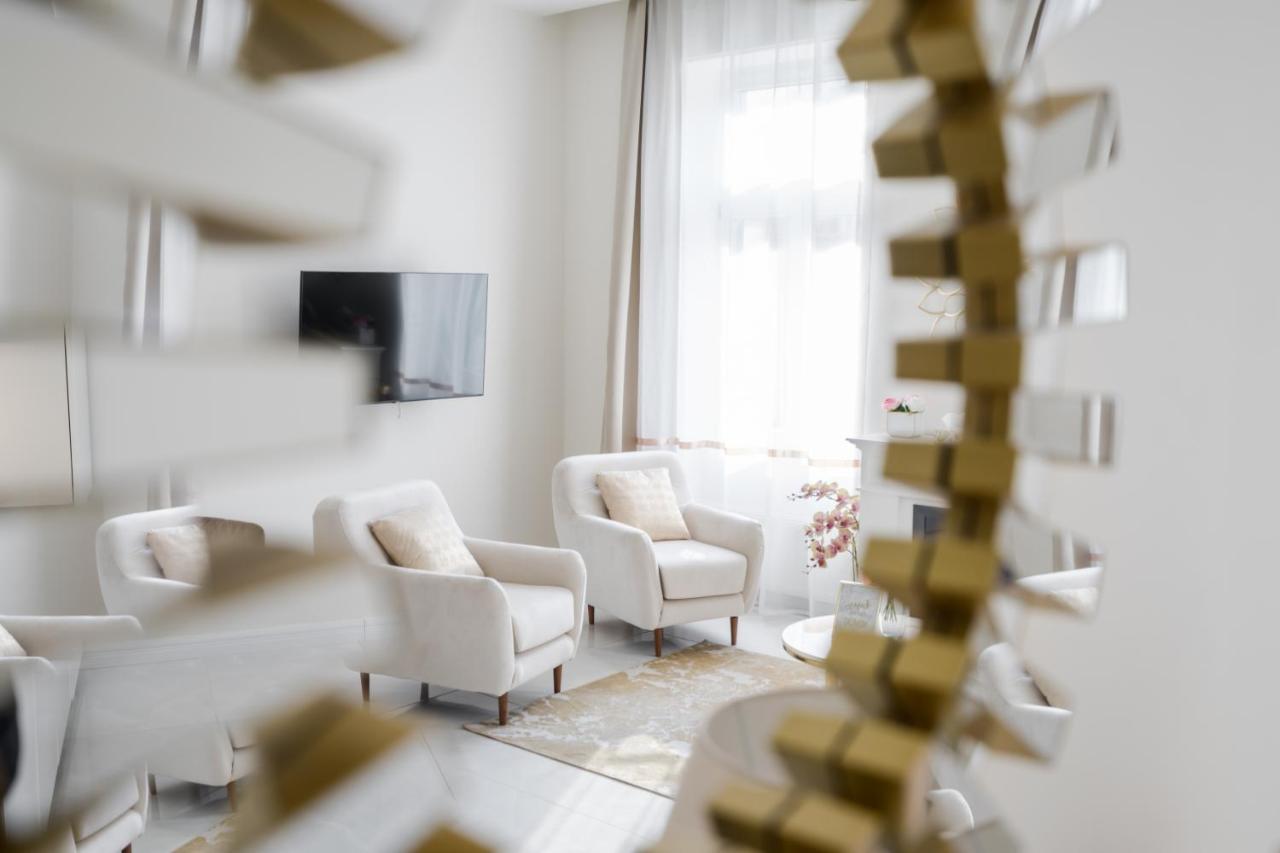Bpr Etienne Charming Apartment Budapest Bagian luar foto